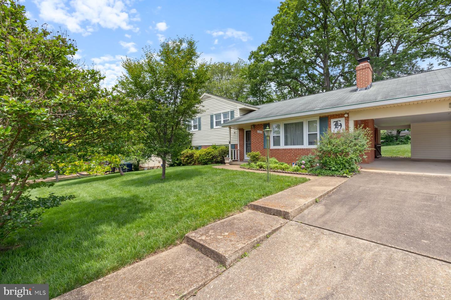 5304 MOULTRIE RD, SPRINGFIELD, Virginia 22151, 4 Bedrooms Bedrooms, ,2 BathroomsBathrooms,Residential,For sale,5304 MOULTRIE RD,VAFX2234618 MLS # VAFX2234618