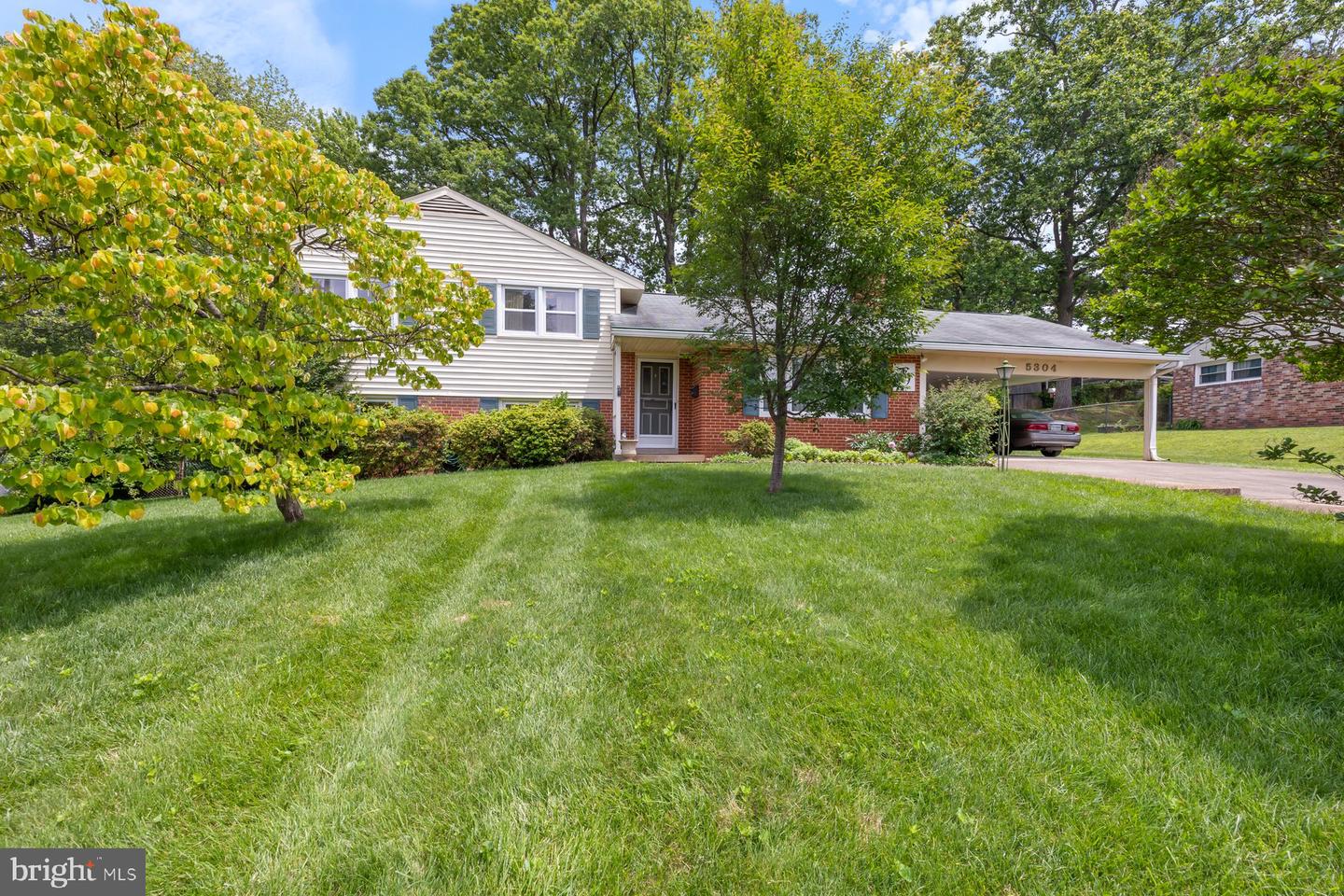 5304 MOULTRIE RD, SPRINGFIELD, Virginia 22151, 4 Bedrooms Bedrooms, ,2 BathroomsBathrooms,Residential,For sale,5304 MOULTRIE RD,VAFX2234618 MLS # VAFX2234618