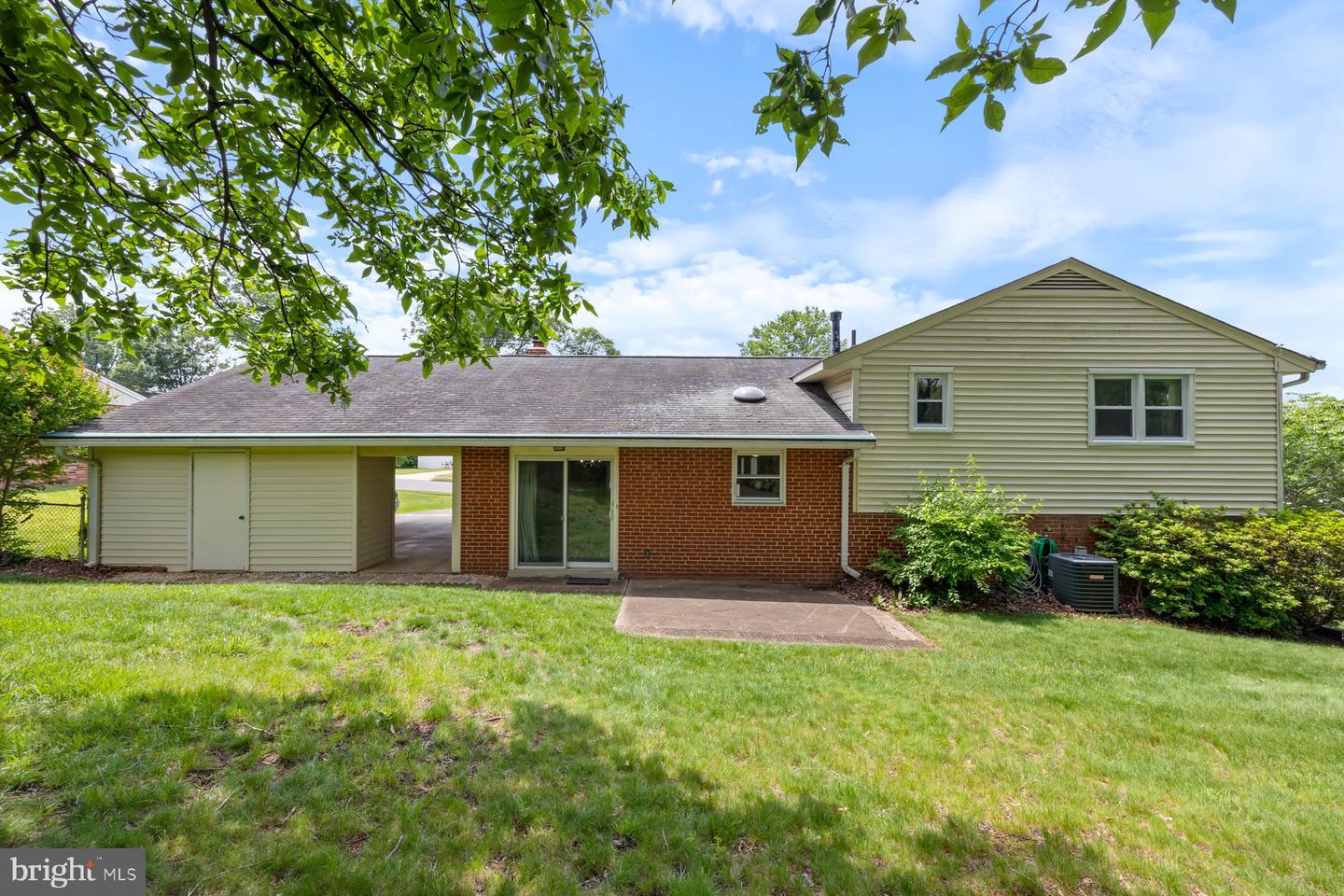 5304 MOULTRIE RD, SPRINGFIELD, Virginia 22151, 4 Bedrooms Bedrooms, ,2 BathroomsBathrooms,Residential,For sale,5304 MOULTRIE RD,VAFX2234618 MLS # VAFX2234618