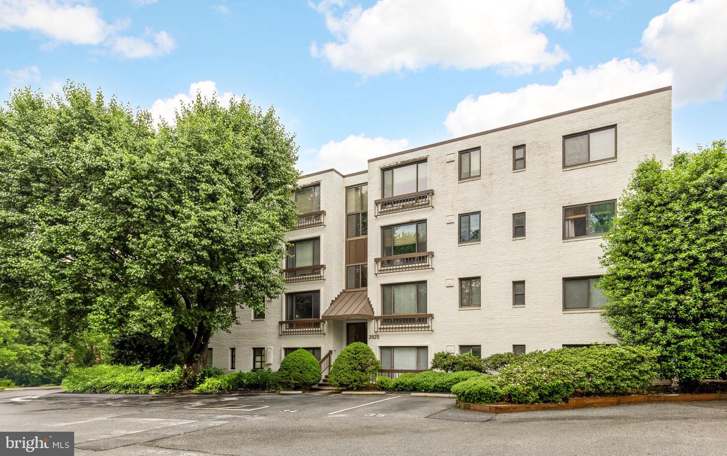 3825 DAVIS PL NW #202, WASHINGTON, District Of Columbia 20007, 2 Bedrooms Bedrooms, ,1 BathroomBathrooms,Residential,For sale,3825 DAVIS PL NW #202,DCDC2197870 MLS # DCDC2197870