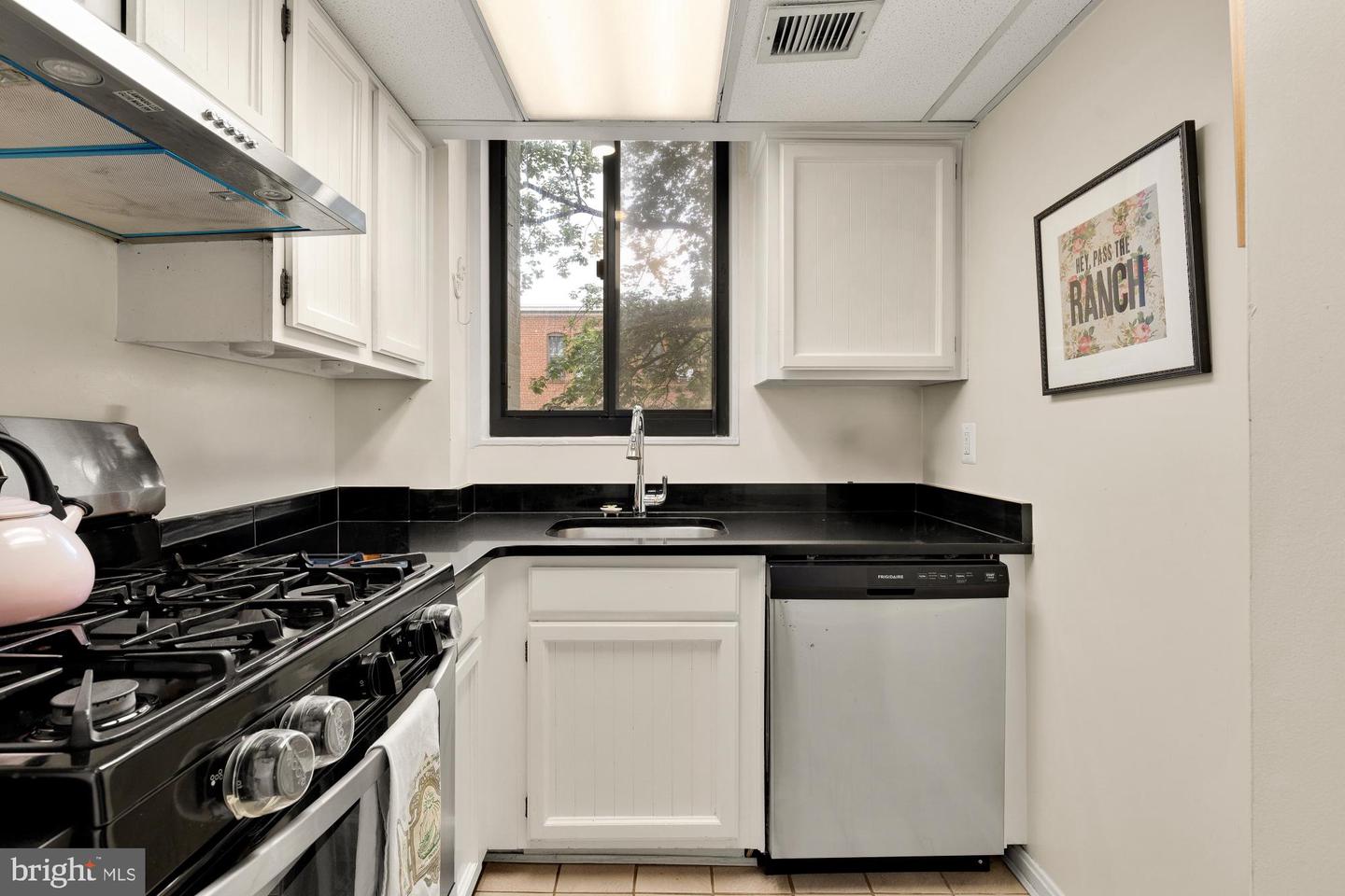 3825 DAVIS PL NW #202, WASHINGTON, District Of Columbia 20007, 2 Bedrooms Bedrooms, ,1 BathroomBathrooms,Residential,For sale,3825 DAVIS PL NW #202,DCDC2197870 MLS # DCDC2197870