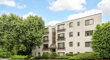 3825 DAVIS PL NW #202, WASHINGTON, District Of Columbia 20007, 2 Bedrooms Bedrooms, ,1 BathroomBathrooms,Residential,For sale,3825 DAVIS PL NW #202,DCDC2197870 MLS # DCDC2197870