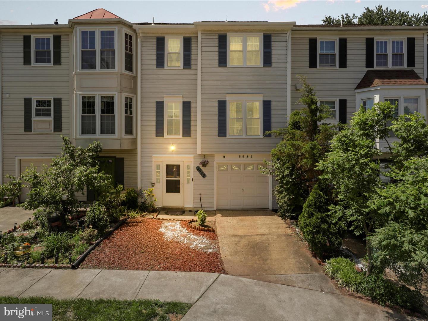 8982 CANNON RIDGE DR, MANASSAS, Virginia 20110, 4 Bedrooms Bedrooms, ,2 BathroomsBathrooms,Residential,For sale,8982 CANNON RIDGE DR,VAMN2008236 MLS # VAMN2008236