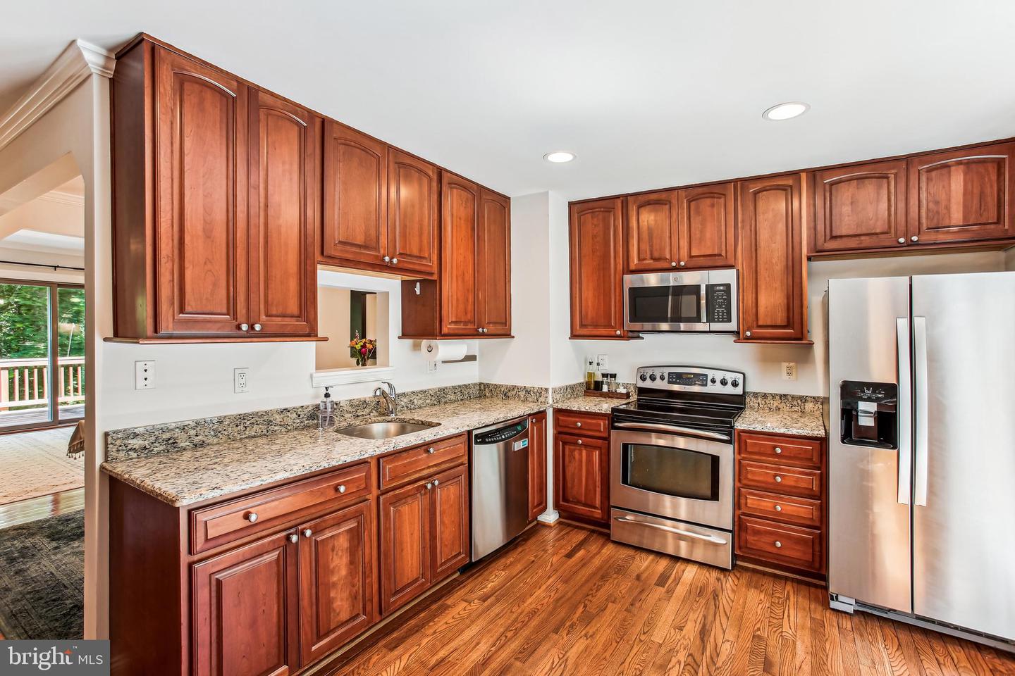5709 BURKE TOWNE CT, BURKE, Virginia 22015, 3 Bedrooms Bedrooms, ,2 BathroomsBathrooms,Residential,For sale,5709 BURKE TOWNE CT,VAFX2237874 MLS # VAFX2237874
