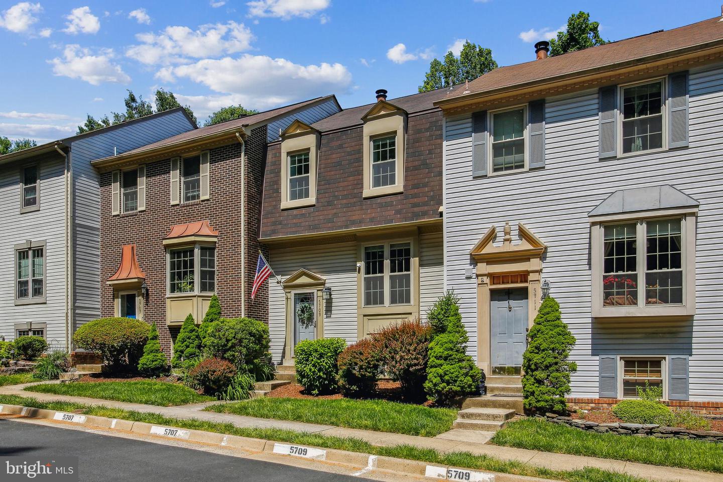 5709 BURKE TOWNE CT, BURKE, Virginia 22015, 3 Bedrooms Bedrooms, ,2 BathroomsBathrooms,Residential,For sale,5709 BURKE TOWNE CT,VAFX2237874 MLS # VAFX2237874