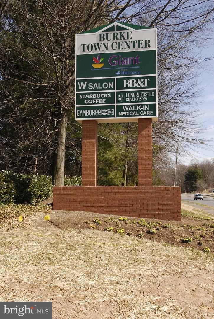 5709 BURKE TOWNE CT, BURKE, Virginia 22015, 3 Bedrooms Bedrooms, ,2 BathroomsBathrooms,Residential,For sale,5709 BURKE TOWNE CT,VAFX2237874 MLS # VAFX2237874