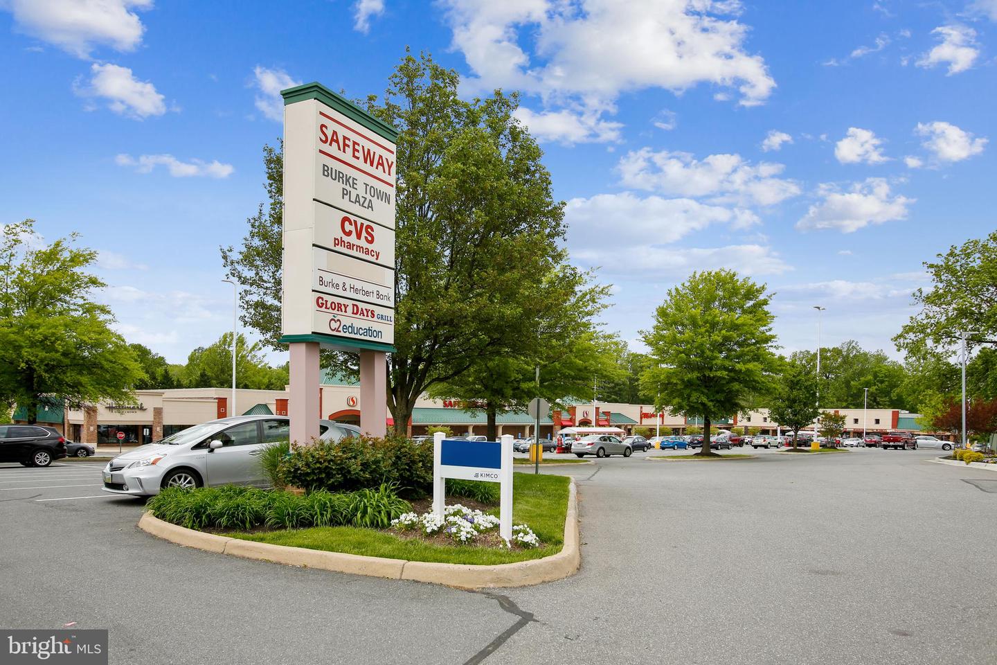 5709 BURKE TOWNE CT, BURKE, Virginia 22015, 3 Bedrooms Bedrooms, ,2 BathroomsBathrooms,Residential,For sale,5709 BURKE TOWNE CT,VAFX2237874 MLS # VAFX2237874