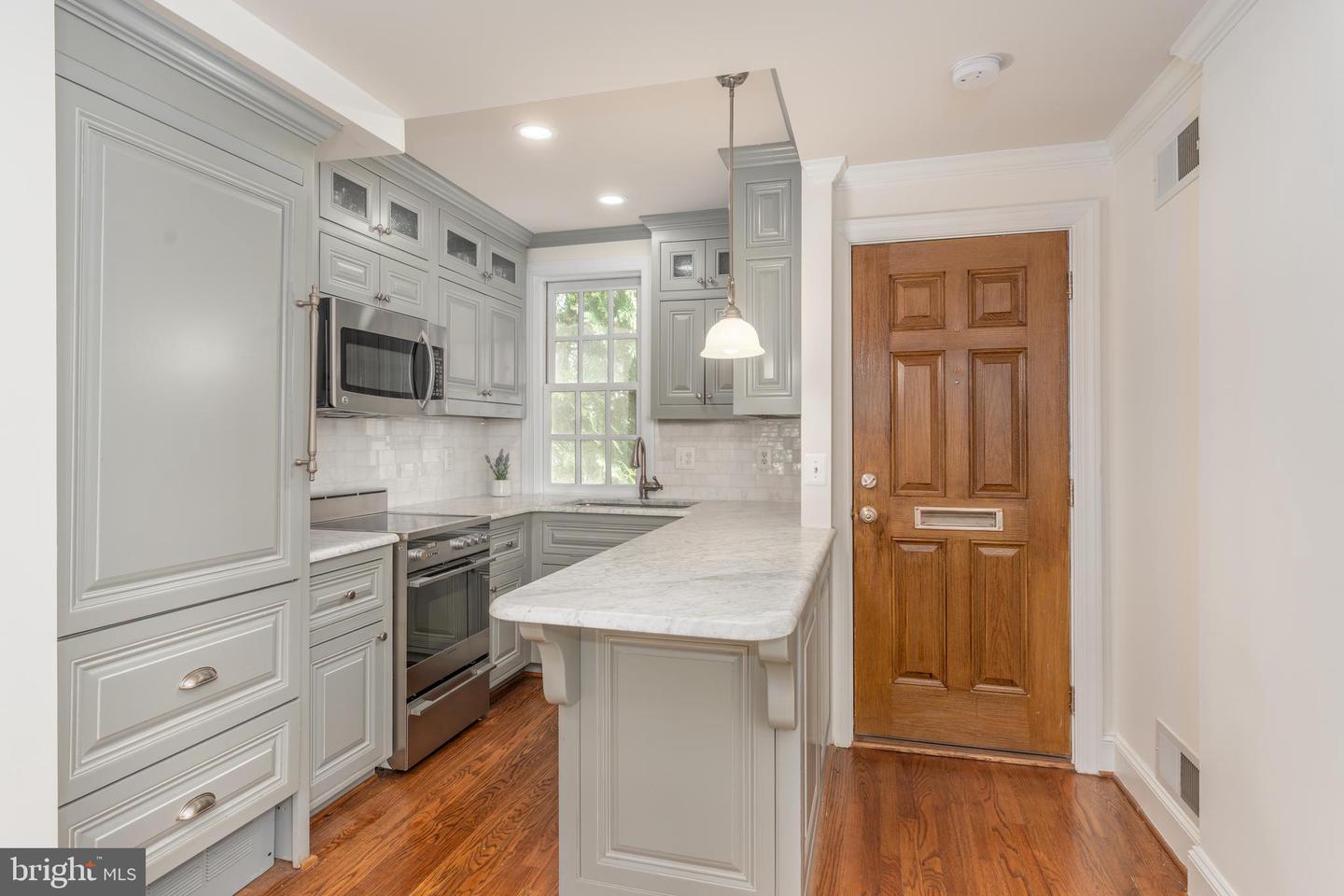4 POMANDER WALK NW, WASHINGTON, District Of Columbia 20007, 2 Bedrooms Bedrooms, ,1 BathroomBathrooms,Residential,For sale,4 POMANDER WALK NW,DCDC2198574 MLS # DCDC2198574