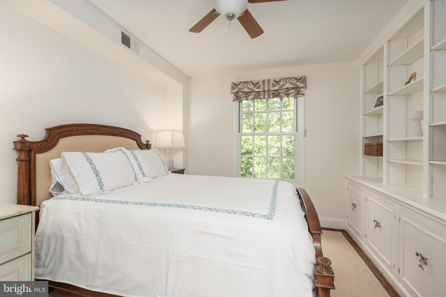 4 POMANDER WALK NW, WASHINGTON, District Of Columbia 20007, 2 Bedrooms Bedrooms, ,1 BathroomBathrooms,Residential,For sale,4 POMANDER WALK NW,DCDC2198574 MLS # DCDC2198574