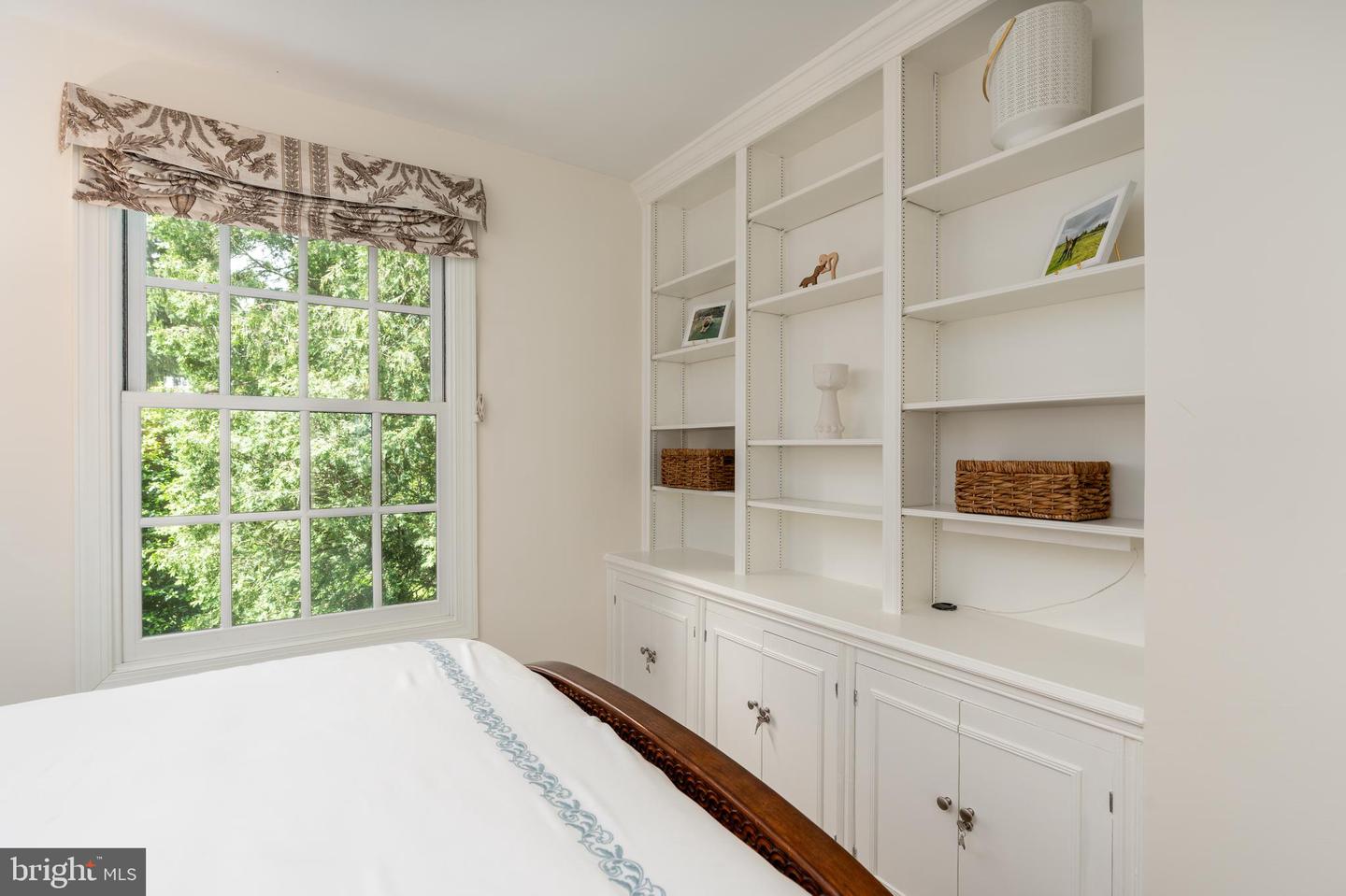 4 POMANDER WALK NW, WASHINGTON, District Of Columbia 20007, 2 Bedrooms Bedrooms, ,1 BathroomBathrooms,Residential,For sale,4 POMANDER WALK NW,DCDC2198574 MLS # DCDC2198574