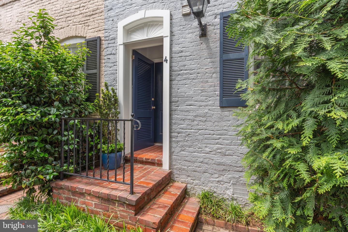 4 POMANDER WALK NW, WASHINGTON, District Of Columbia 20007, 2 Bedrooms Bedrooms, ,1 BathroomBathrooms,Residential,For sale,4 POMANDER WALK NW,DCDC2198574 MLS # DCDC2198574