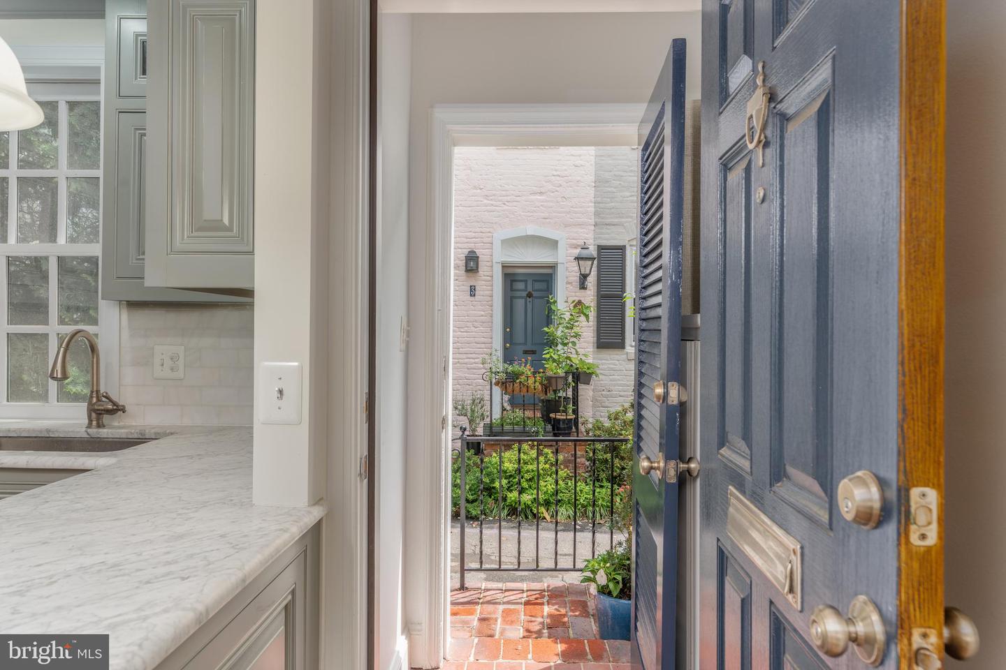 4 POMANDER WALK NW, WASHINGTON, District Of Columbia 20007, 2 Bedrooms Bedrooms, ,1 BathroomBathrooms,Residential,For sale,4 POMANDER WALK NW,DCDC2198574 MLS # DCDC2198574