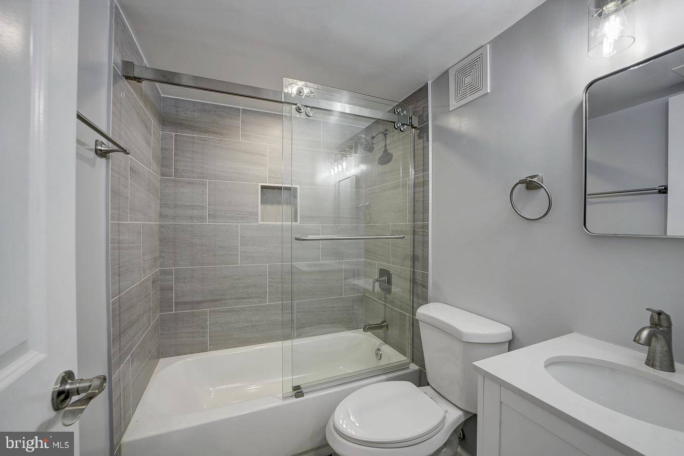 832 19TH ST NE #A, WASHINGTON, District Of Columbia 20002, 3 Bedrooms Bedrooms, ,2 BathroomsBathrooms,Residential,For sale,832 19TH ST NE #A,DCDC2198576 MLS # DCDC2198576