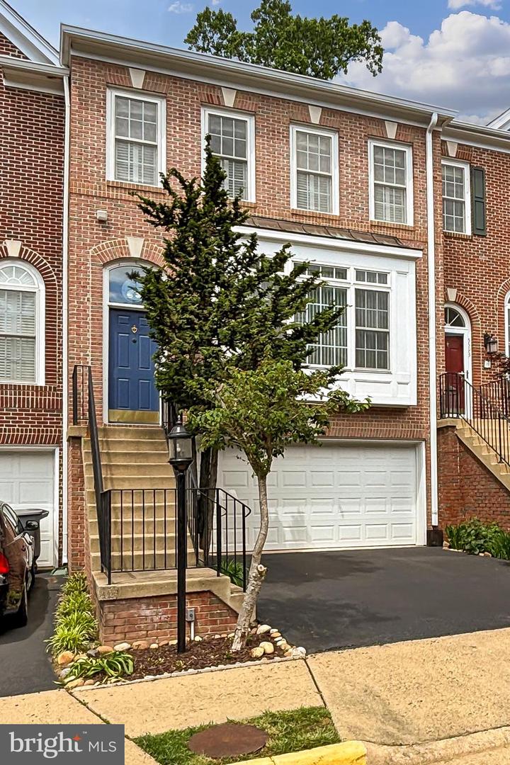 5591 GOVERNORS POND CIR, ALEXANDRIA, Virginia 22310, 3 Bedrooms Bedrooms, ,3 BathroomsBathrooms,Residential,For sale,5591 GOVERNORS POND CIR,VAFX2238118 MLS # VAFX2238118