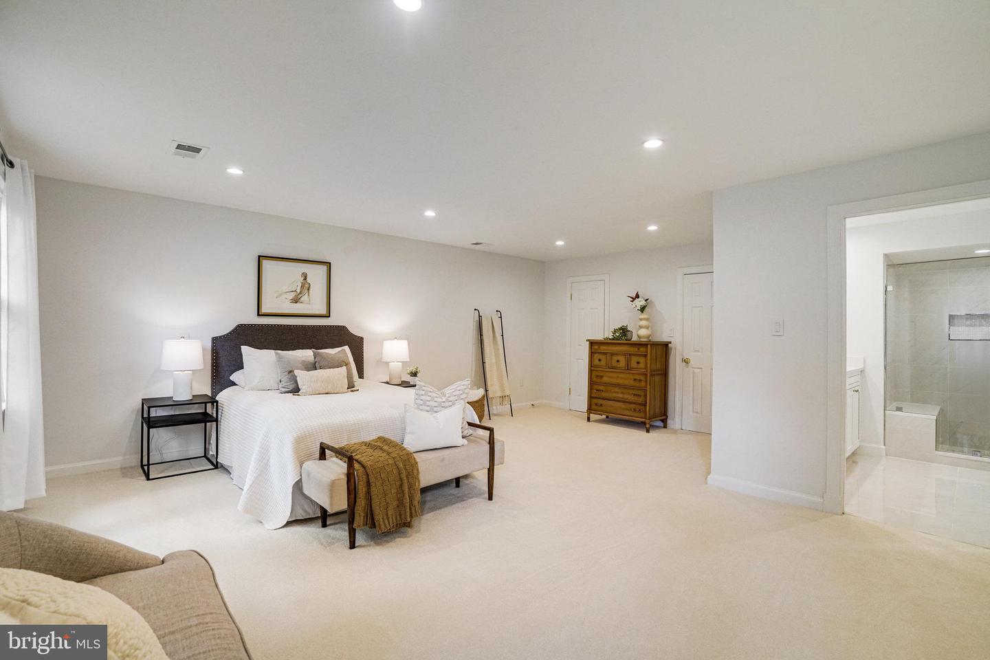 3801 IVANHOE LN, ALEXANDRIA, Virginia 22310, 5 Bedrooms Bedrooms, ,3 BathroomsBathrooms,Residential,For sale,3801 IVANHOE LN,VAFX2238594 MLS # VAFX2238594