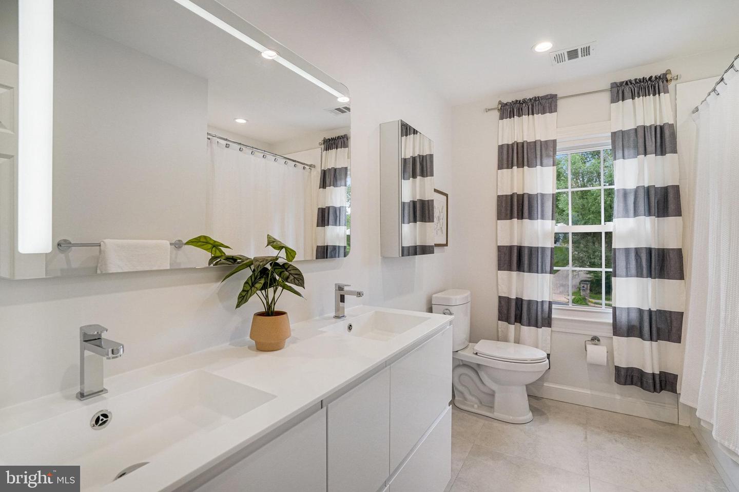 3801 IVANHOE LN, ALEXANDRIA, Virginia 22310, 5 Bedrooms Bedrooms, ,3 BathroomsBathrooms,Residential,For sale,3801 IVANHOE LN,VAFX2238594 MLS # VAFX2238594
