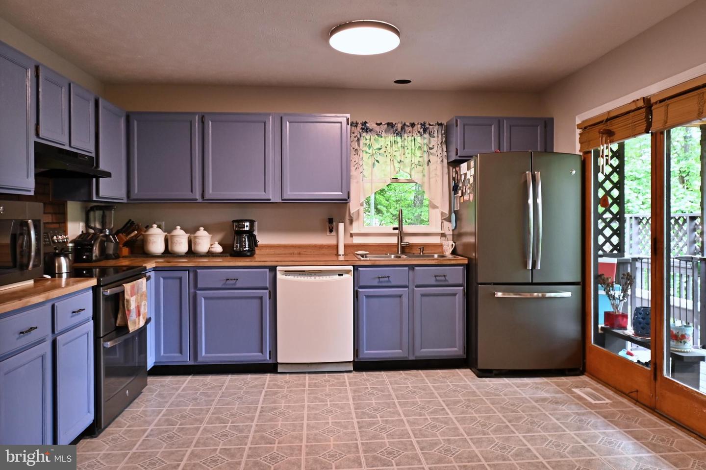 359 OLD LINDEN RD, LINDEN, Virginia 22642, 2 Bedrooms Bedrooms, 6 Rooms Rooms,2 BathroomsBathrooms,Residential,For sale,359 OLD LINDEN RD,VAWR2011082 MLS # VAWR2011082