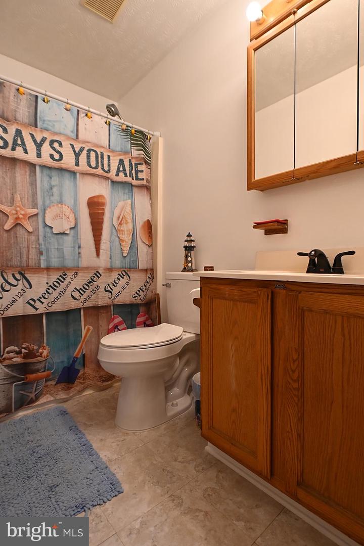 359 OLD LINDEN RD, LINDEN, Virginia 22642, 2 Bedrooms Bedrooms, 6 Rooms Rooms,2 BathroomsBathrooms,Residential,For sale,359 OLD LINDEN RD,VAWR2011082 MLS # VAWR2011082