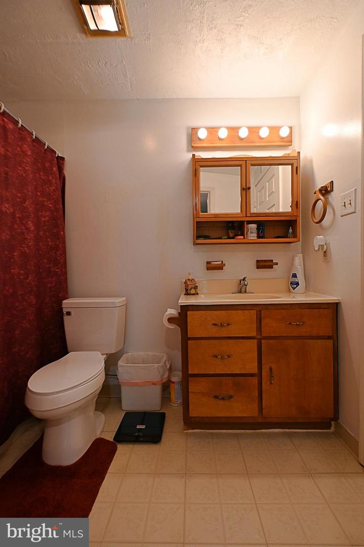 359 OLD LINDEN RD, LINDEN, Virginia 22642, 2 Bedrooms Bedrooms, 6 Rooms Rooms,2 BathroomsBathrooms,Residential,For sale,359 OLD LINDEN RD,VAWR2011082 MLS # VAWR2011082