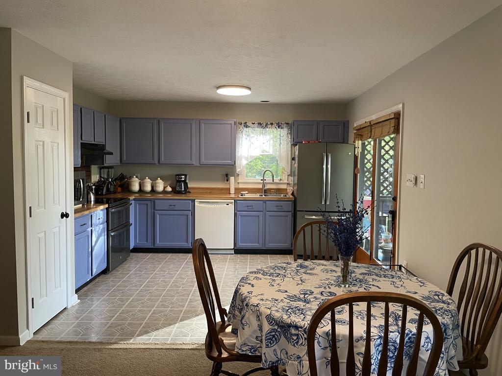 359 OLD LINDEN RD, LINDEN, Virginia 22642, 2 Bedrooms Bedrooms, 6 Rooms Rooms,2 BathroomsBathrooms,Residential,For sale,359 OLD LINDEN RD,VAWR2011082 MLS # VAWR2011082