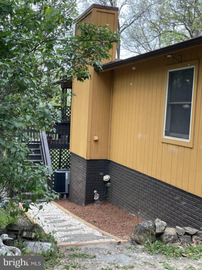 359 OLD LINDEN RD, LINDEN, Virginia 22642, 2 Bedrooms Bedrooms, 6 Rooms Rooms,2 BathroomsBathrooms,Residential,For sale,359 OLD LINDEN RD,VAWR2011082 MLS # VAWR2011082