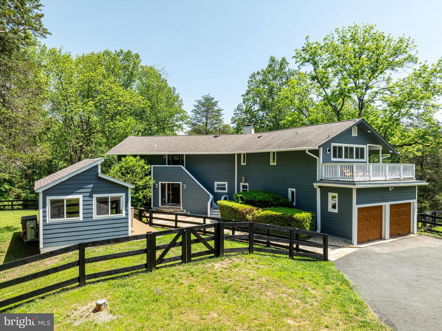 12204 HENDERSON RD, CLIFTON, Virginia 20124, 5 Bedrooms Bedrooms, ,3 BathroomsBathrooms,Residential,For sale,12204 HENDERSON RD,VAFX2239216 MLS # VAFX2239216