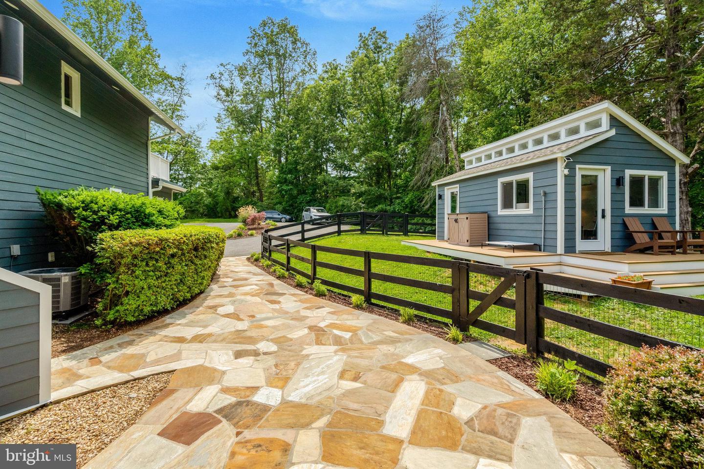 12204 HENDERSON RD, CLIFTON, Virginia 20124, 5 Bedrooms Bedrooms, ,3 BathroomsBathrooms,Residential,For sale,12204 HENDERSON RD,VAFX2239216 MLS # VAFX2239216
