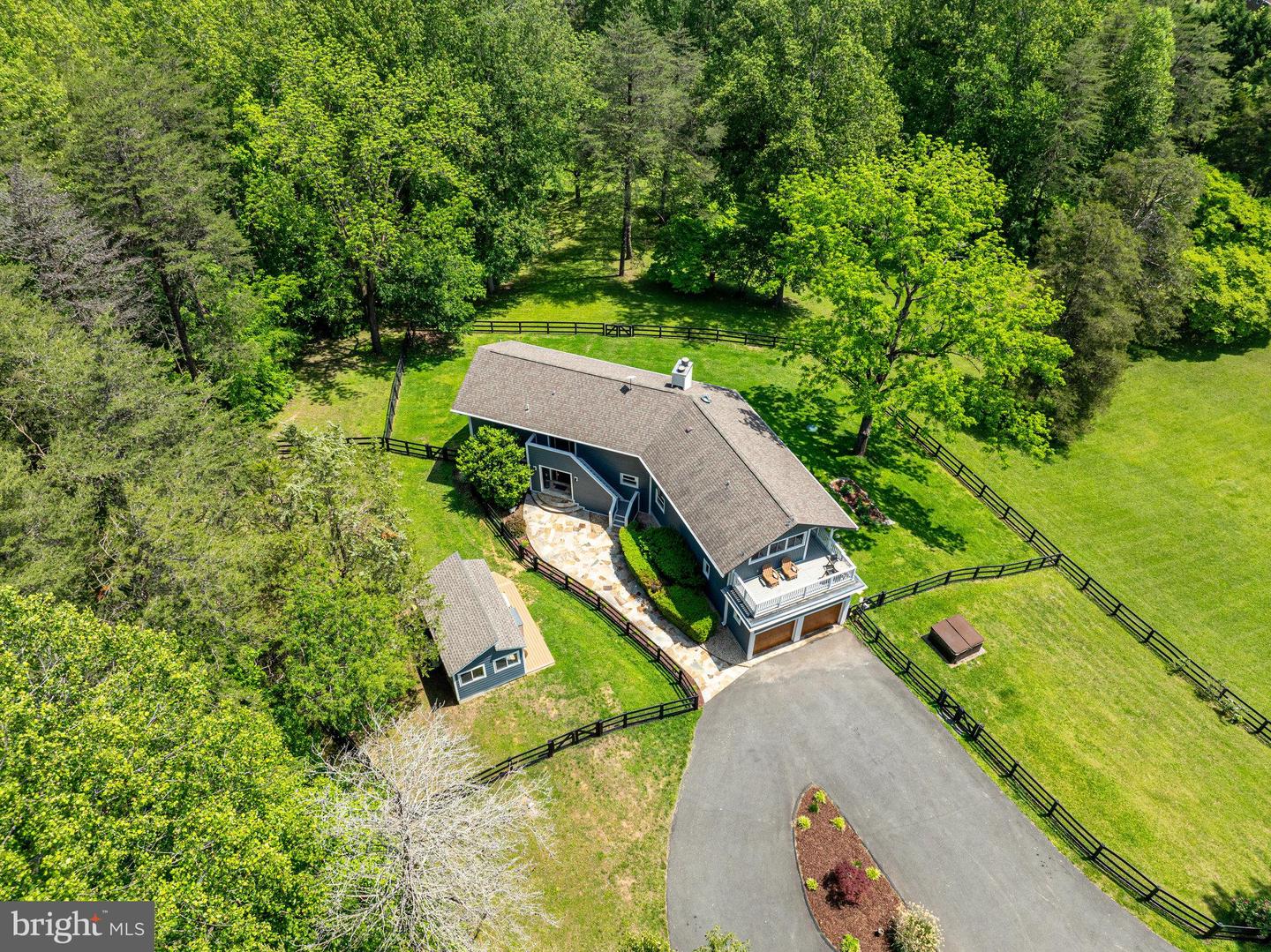 12204 HENDERSON RD, CLIFTON, Virginia 20124, 5 Bedrooms Bedrooms, ,3 BathroomsBathrooms,Residential,For sale,12204 HENDERSON RD,VAFX2239216 MLS # VAFX2239216