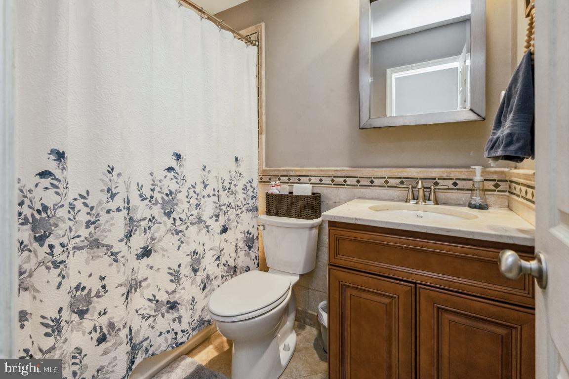 7009 SILVER MAPLE CT, WARRENTON, Virginia 20187, 3 Bedrooms Bedrooms, ,2 BathroomsBathrooms,Residential,For sale,7009 SILVER MAPLE CT,VAFQ2016536 MLS # VAFQ2016536