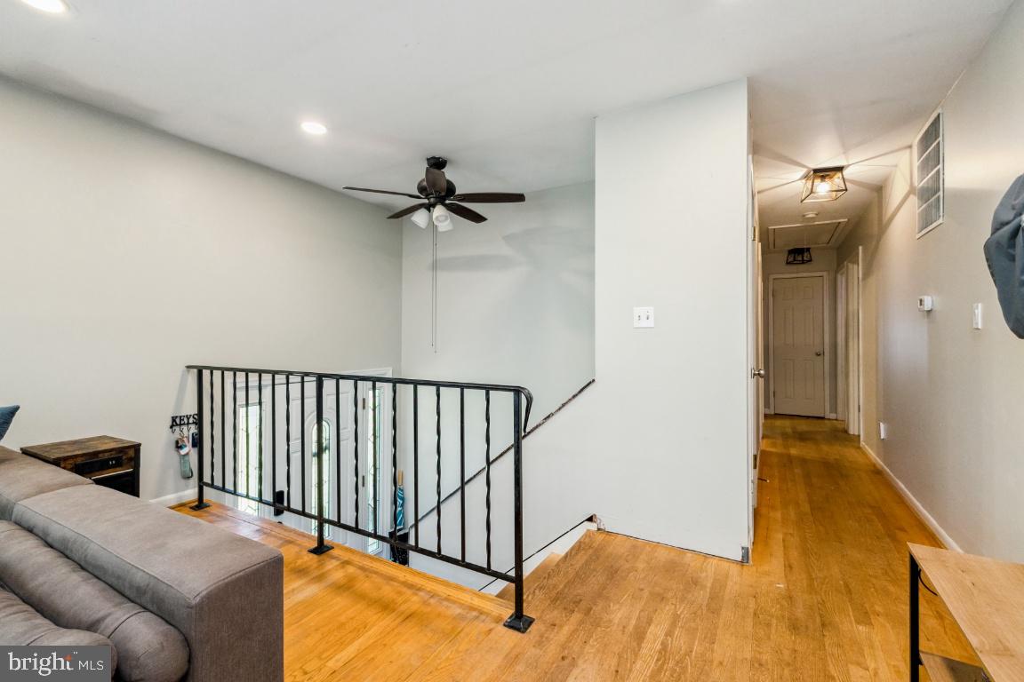 7009 SILVER MAPLE CT, WARRENTON, Virginia 20187, 3 Bedrooms Bedrooms, ,2 BathroomsBathrooms,Residential,For sale,7009 SILVER MAPLE CT,VAFQ2016536 MLS # VAFQ2016536