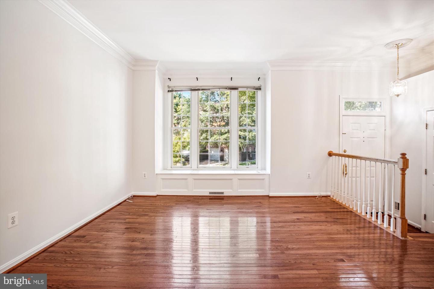 6319 FRANCONIA COMMONS DR, ALEXANDRIA, Virginia 22310, 3 Bedrooms Bedrooms, ,2 BathroomsBathrooms,Residential,For sale,6319 FRANCONIA COMMONS DR,VAFX2239380 MLS # VAFX2239380