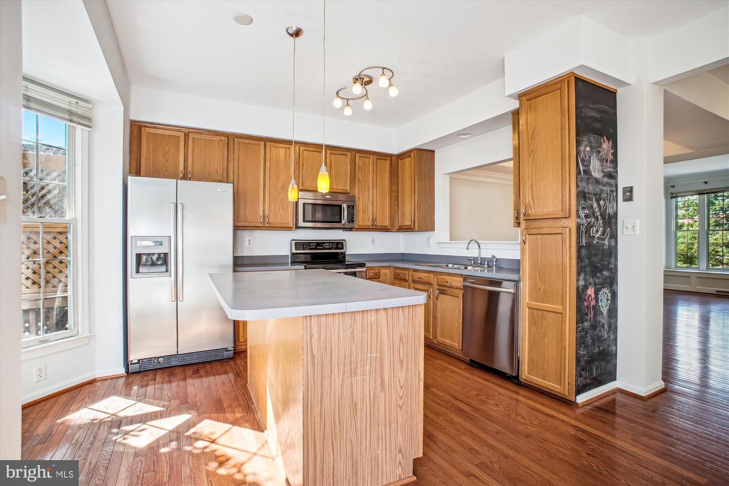 6319 FRANCONIA COMMONS DR, ALEXANDRIA, Virginia 22310, 3 Bedrooms Bedrooms, ,2 BathroomsBathrooms,Residential,For sale,6319 FRANCONIA COMMONS DR,VAFX2239380 MLS # VAFX2239380