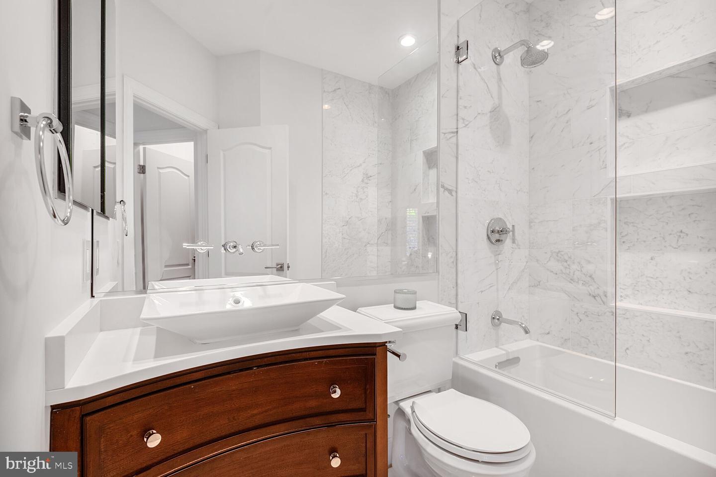 7845 MONTVALE WAY, MCLEAN, Virginia 22102, 6 Bedrooms Bedrooms, ,6 BathroomsBathrooms,Residential,For sale,7845 MONTVALE WAY,VAFX2239524 MLS # VAFX2239524