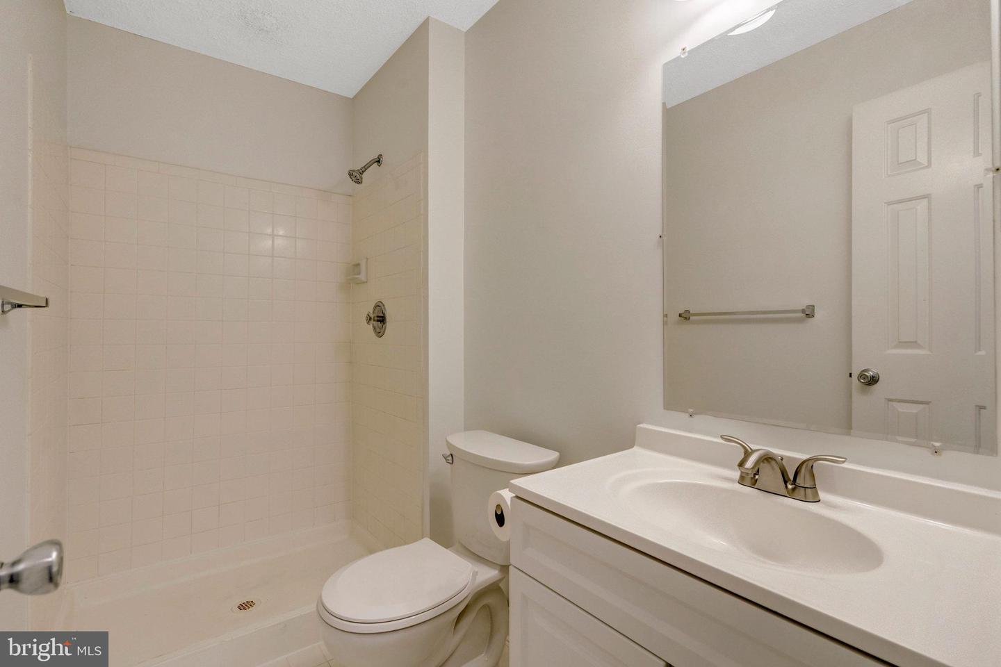 12106 GREEN LEAF CT #102, FAIRFAX, Virginia 22033, 2 Bedrooms Bedrooms, ,2 BathroomsBathrooms,Residential,For sale,12106 GREEN LEAF CT #102,VAFX2239584 MLS # VAFX2239584