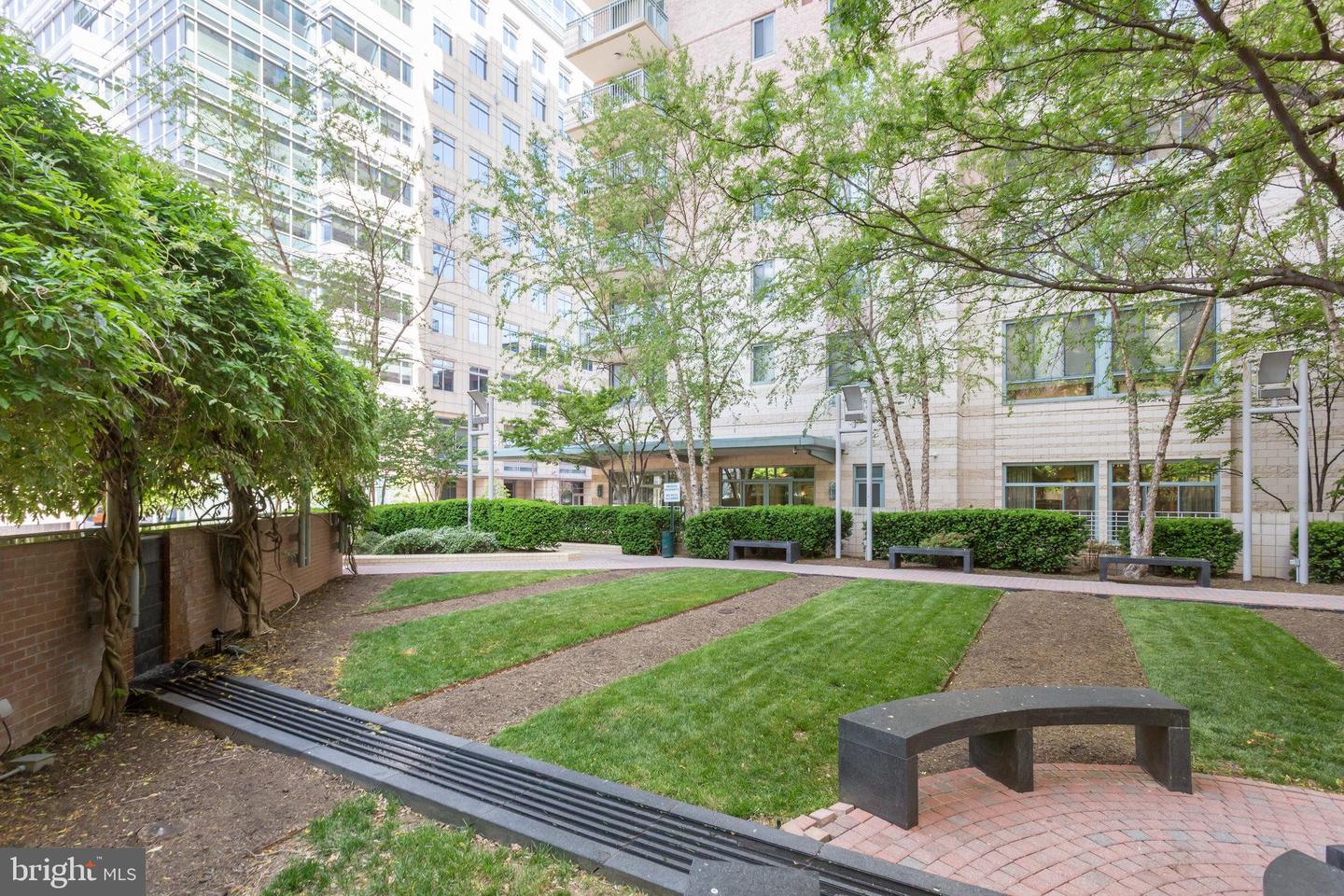 851 N GLEBE RD #406, ARLINGTON, Virginia 22203, 1 Bedroom Bedrooms, ,1 BathroomBathrooms,Residential,For sale,851 N GLEBE RD #406,VAAR2057274 MLS # VAAR2057274