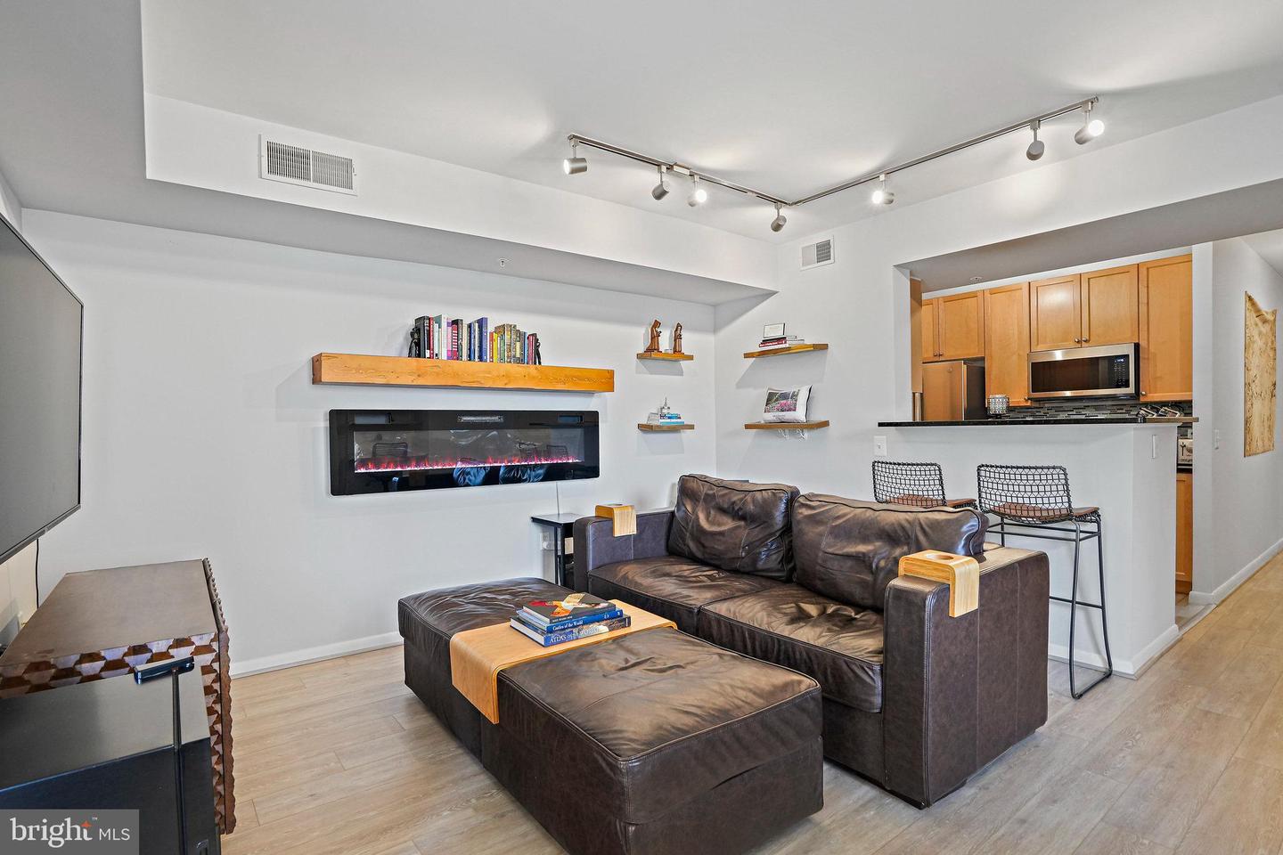 851 N GLEBE RD #406, ARLINGTON, Virginia 22203, 1 Bedroom Bedrooms, ,1 BathroomBathrooms,Residential,For sale,851 N GLEBE RD #406,VAAR2057274 MLS # VAAR2057274