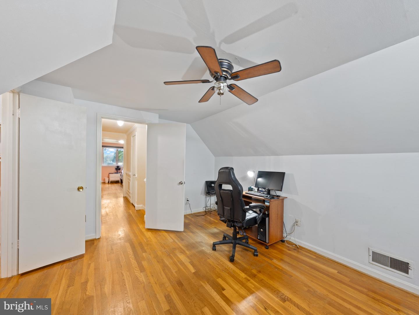 5403 ROLLING RD, SPRINGFIELD, Virginia 22151, 5 Bedrooms Bedrooms, ,3 BathroomsBathrooms,Residential,For sale,5403 ROLLING RD,VAFX2239892 MLS # VAFX2239892
