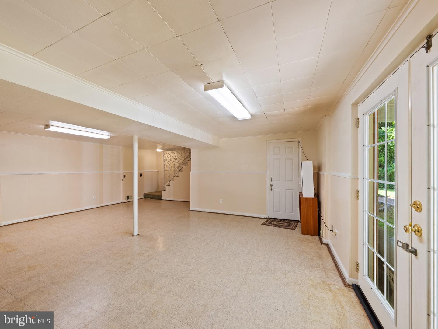 5403 ROLLING RD, SPRINGFIELD, Virginia 22151, 5 Bedrooms Bedrooms, ,3 BathroomsBathrooms,Residential,For sale,5403 ROLLING RD,VAFX2239892 MLS # VAFX2239892