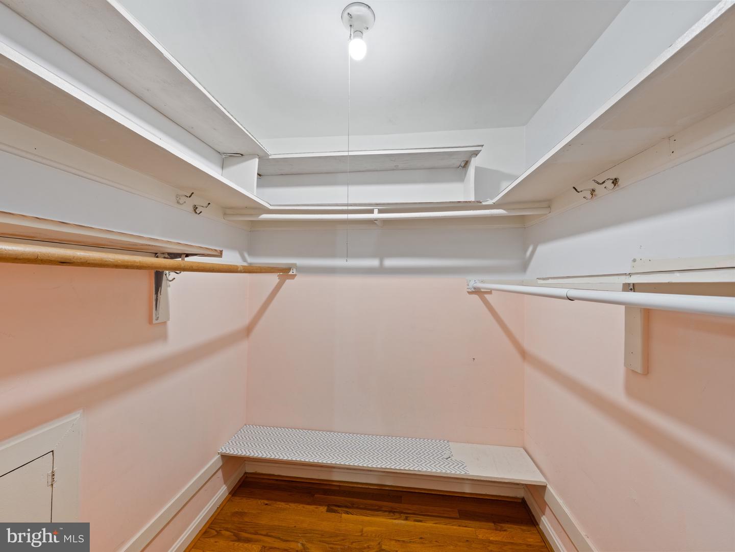 5403 ROLLING RD, SPRINGFIELD, Virginia 22151, 5 Bedrooms Bedrooms, ,3 BathroomsBathrooms,Residential,For sale,5403 ROLLING RD,VAFX2239892 MLS # VAFX2239892