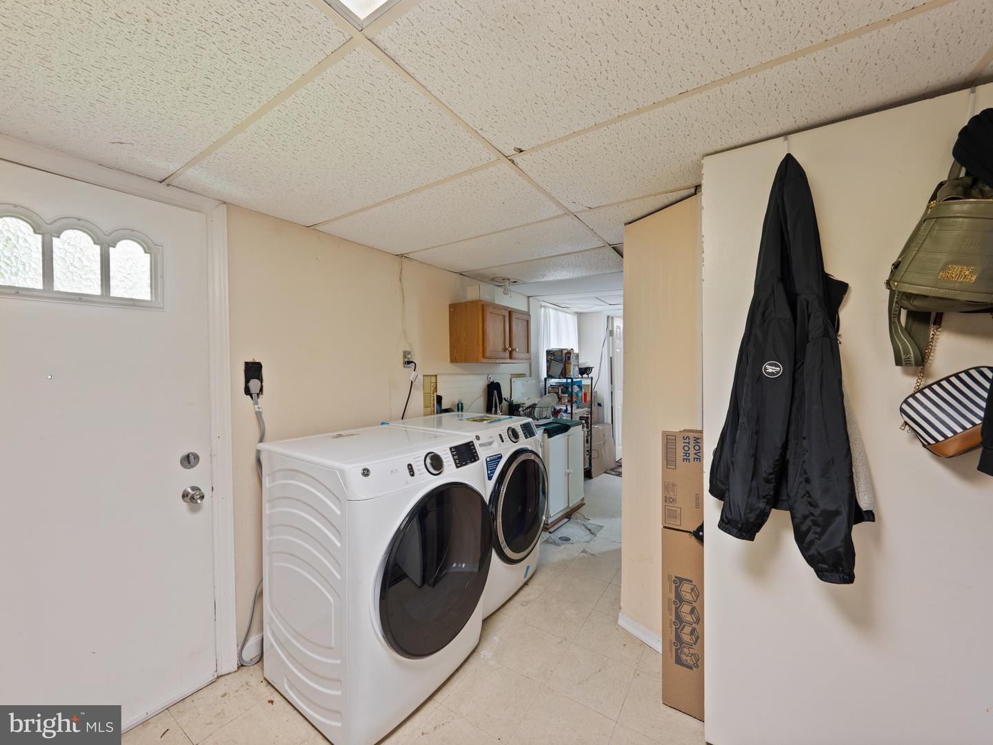 5403 ROLLING RD, SPRINGFIELD, Virginia 22151, 5 Bedrooms Bedrooms, ,3 BathroomsBathrooms,Residential,For sale,5403 ROLLING RD,VAFX2239892 MLS # VAFX2239892