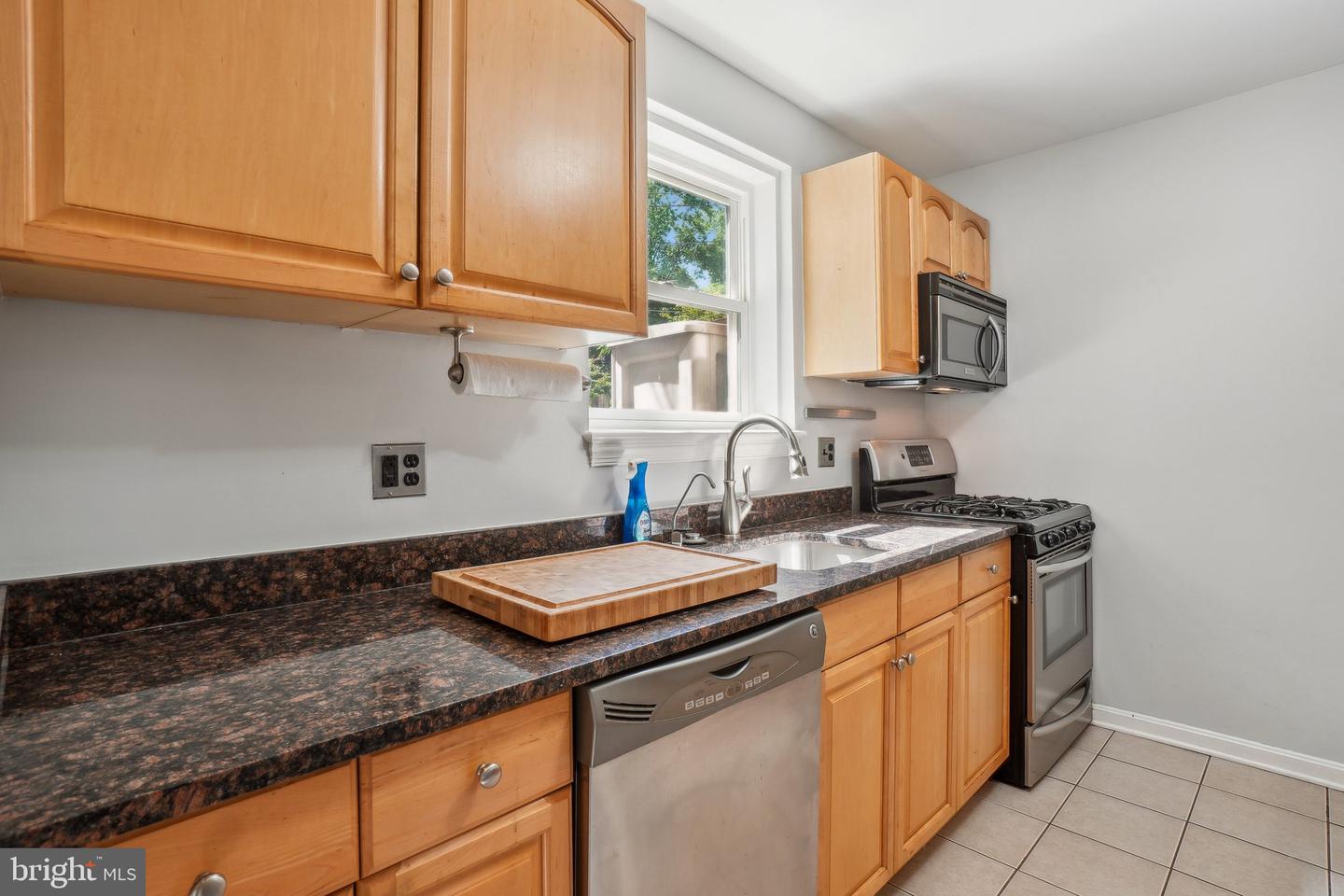 53 MOUNT VERNON AVE, ALEXANDRIA, Virginia 22301, 2 Bedrooms Bedrooms, ,1 BathroomBathrooms,Residential,For sale,53 MOUNT VERNON AVE,VAAX2045196 MLS # VAAX2045196