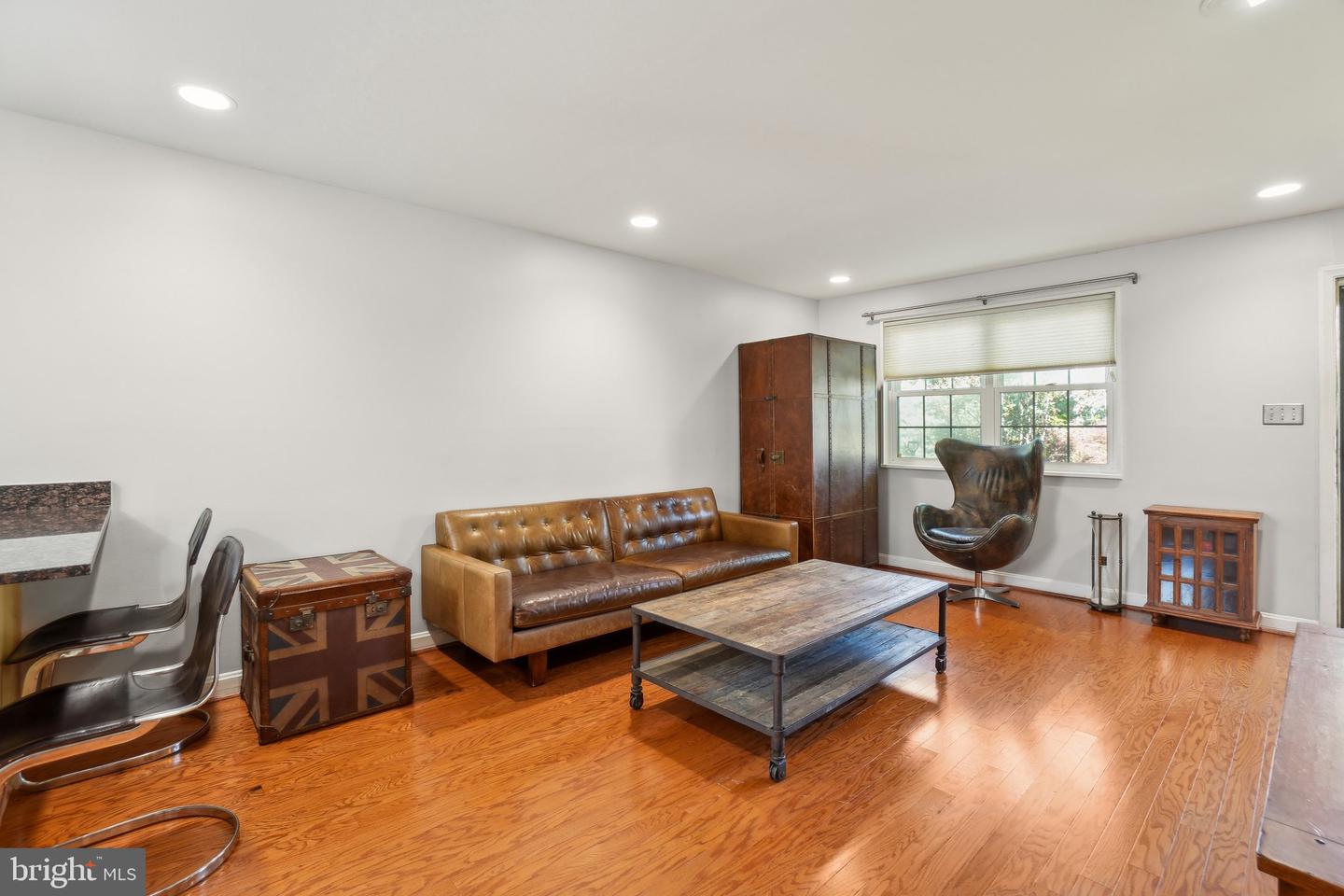 53 MOUNT VERNON AVE, ALEXANDRIA, Virginia 22301, 2 Bedrooms Bedrooms, ,1 BathroomBathrooms,Residential,For sale,53 MOUNT VERNON AVE,VAAX2045196 MLS # VAAX2045196