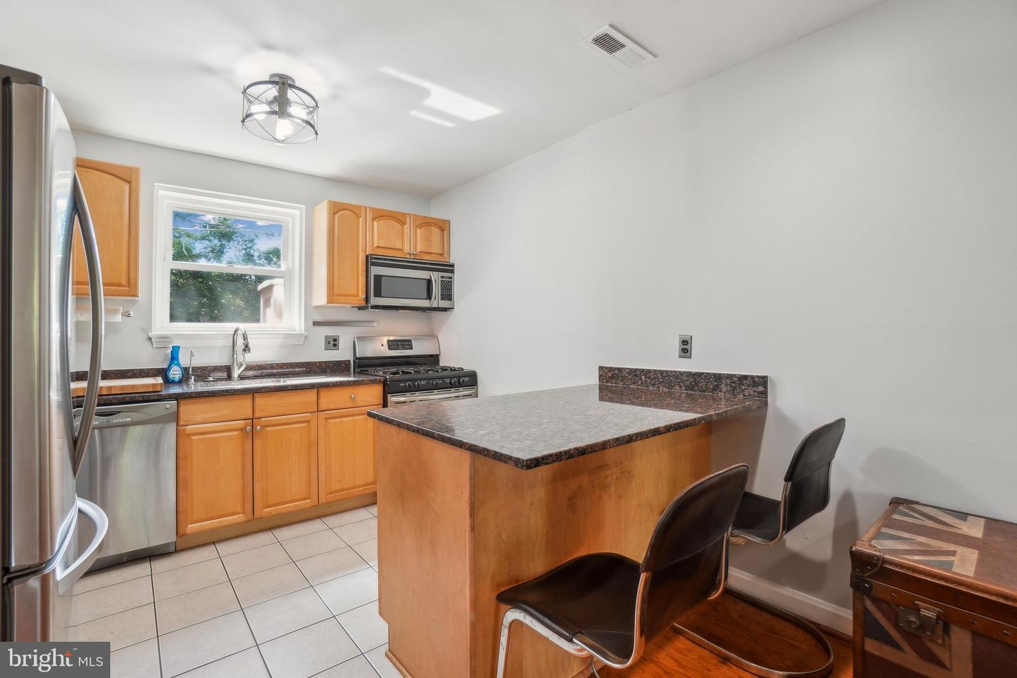 53 MOUNT VERNON AVE, ALEXANDRIA, Virginia 22301, 2 Bedrooms Bedrooms, ,1 BathroomBathrooms,Residential,For sale,53 MOUNT VERNON AVE,VAAX2045196 MLS # VAAX2045196