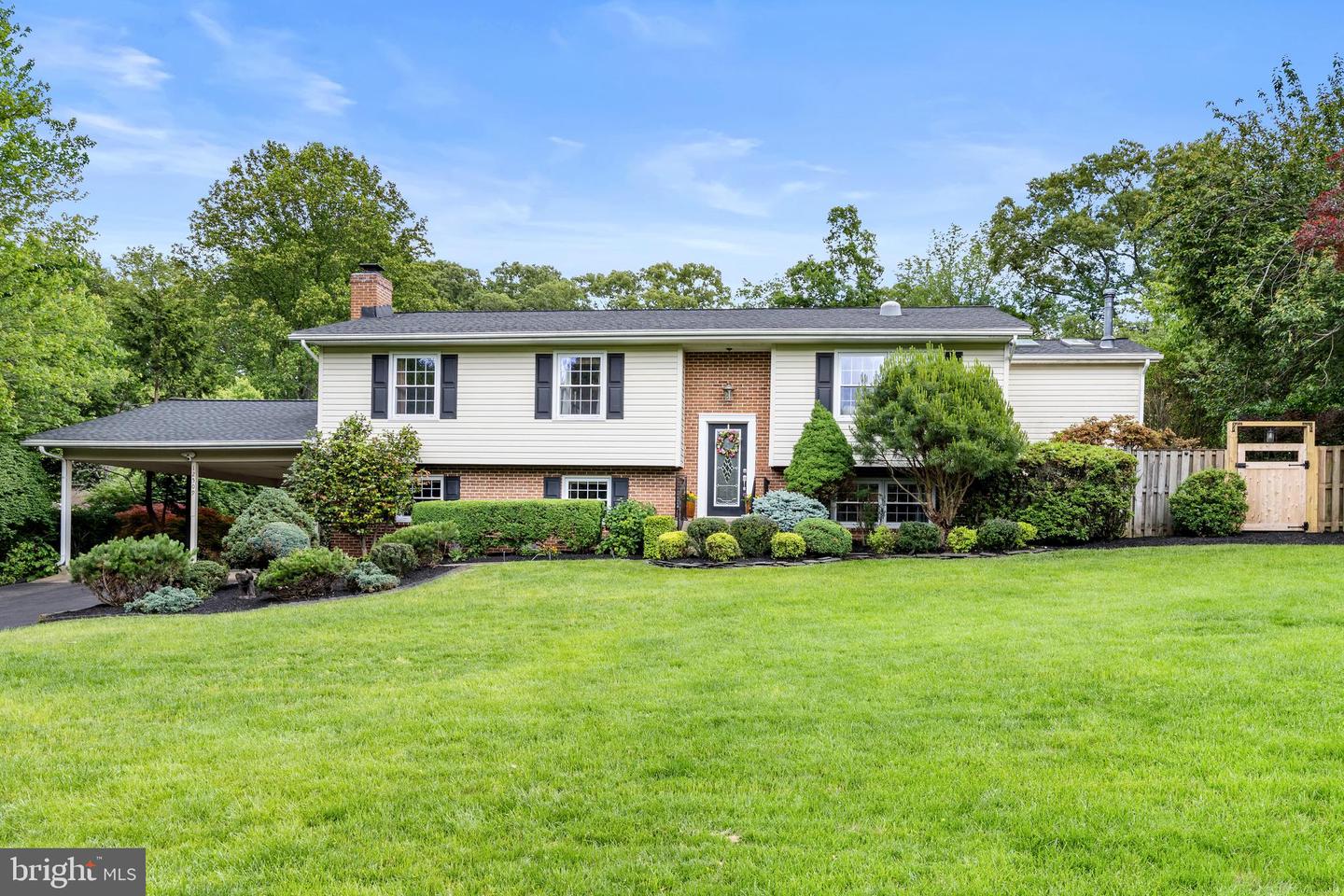 12509 NORTHERN VALLEY CT, OAK HILL, Virginia 20171, 3 Bedrooms Bedrooms, ,3 BathroomsBathrooms,Residential,For sale,12509 NORTHERN VALLEY CT,VAFX2239982 MLS # VAFX2239982