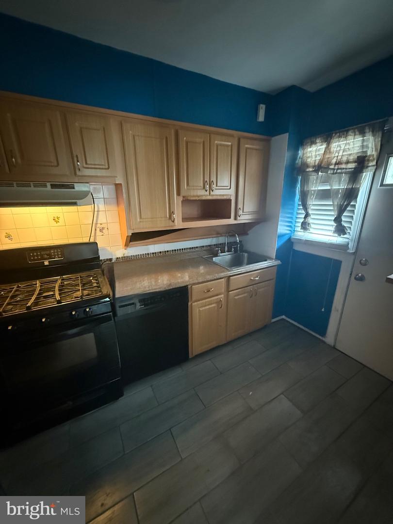 4701 NORTH CAPITOL ST NE, WASHINGTON, District Of Columbia 20011, 3 Bedrooms Bedrooms, ,2 BathroomsBathrooms,Residential,For sale,4701 NORTH CAPITOL ST NE,DCDC2200220 MLS # DCDC2200220