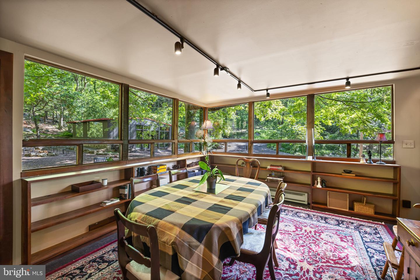 115 OVENTOP MOUNTAIN LN, SPERRYVILLE, Virginia 22740, 3 Bedrooms Bedrooms, ,2 BathroomsBathrooms,Residential,For sale,115 OVENTOP MOUNTAIN LN,VARP2002082 MLS # VARP2002082