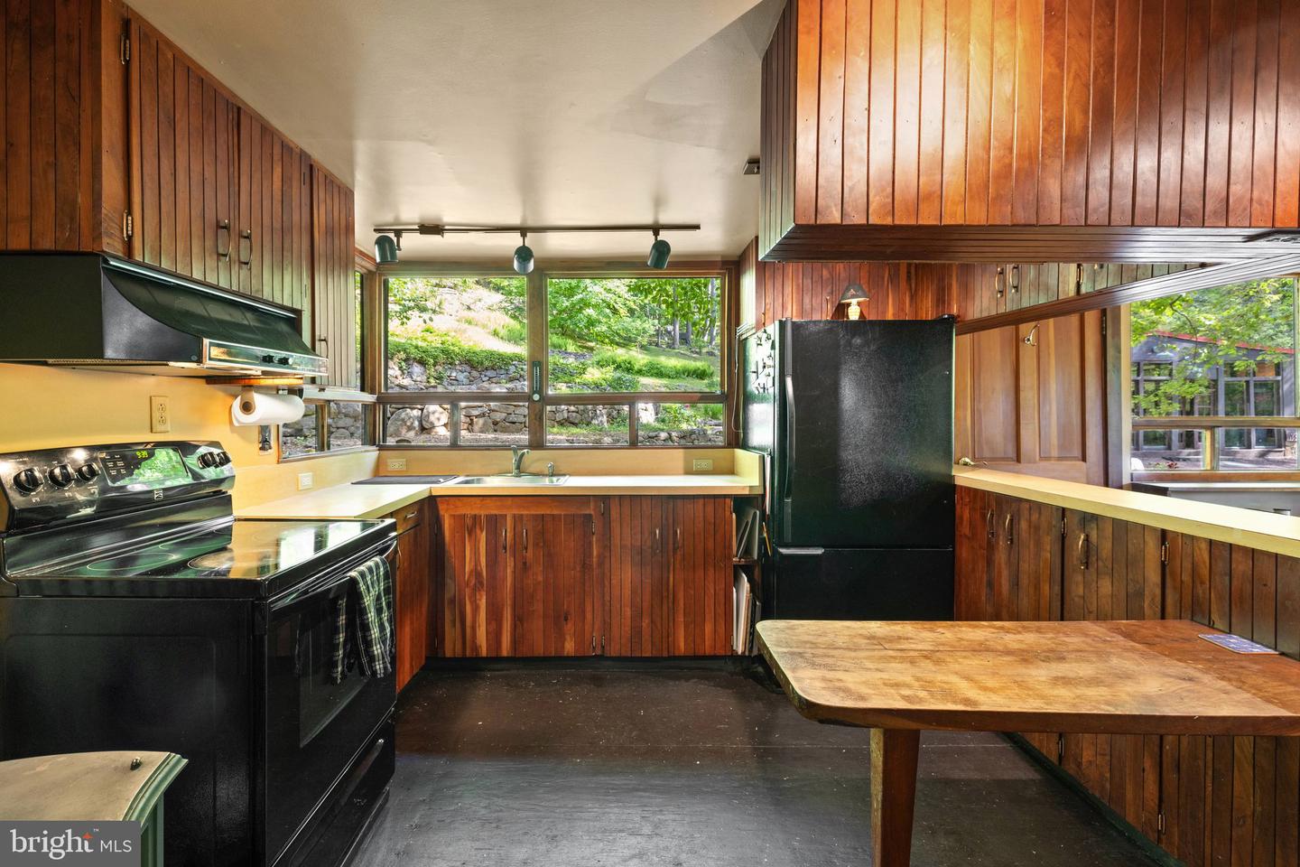 115 OVENTOP MOUNTAIN LN, SPERRYVILLE, Virginia 22740, 3 Bedrooms Bedrooms, ,2 BathroomsBathrooms,Residential,For sale,115 OVENTOP MOUNTAIN LN,VARP2002082 MLS # VARP2002082
