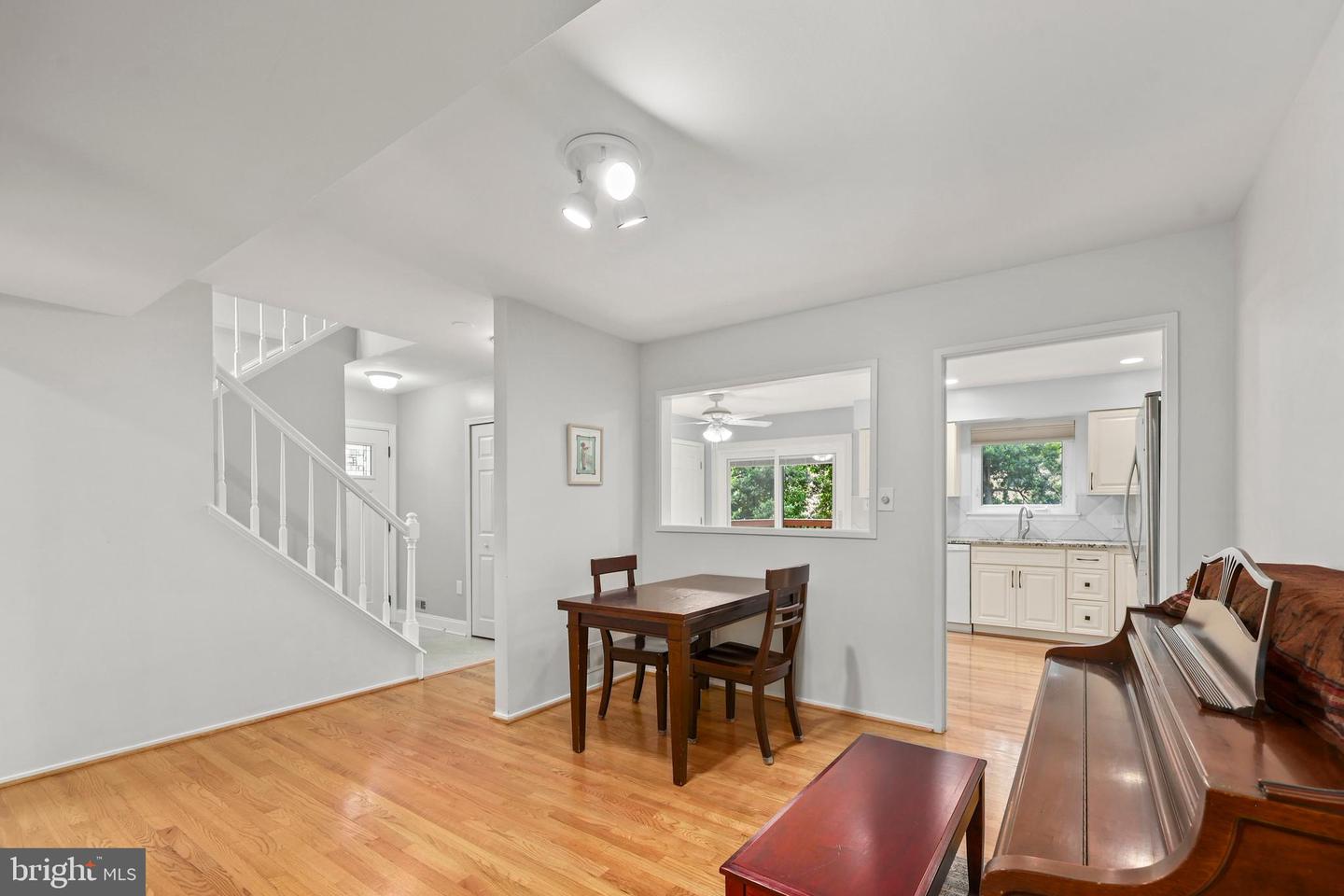 10219 BLAKE LN, OAKTON, Virginia 22124, 3 Bedrooms Bedrooms, ,4 BathroomsBathrooms,Residential,For sale,10219 BLAKE LN,VAFX2240734 MLS # VAFX2240734