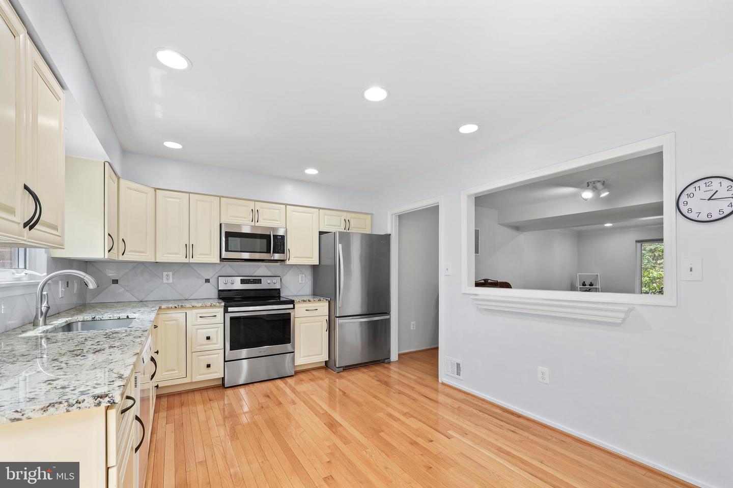10219 BLAKE LN, OAKTON, Virginia 22124, 3 Bedrooms Bedrooms, ,4 BathroomsBathrooms,Residential,For sale,10219 BLAKE LN,VAFX2240734 MLS # VAFX2240734