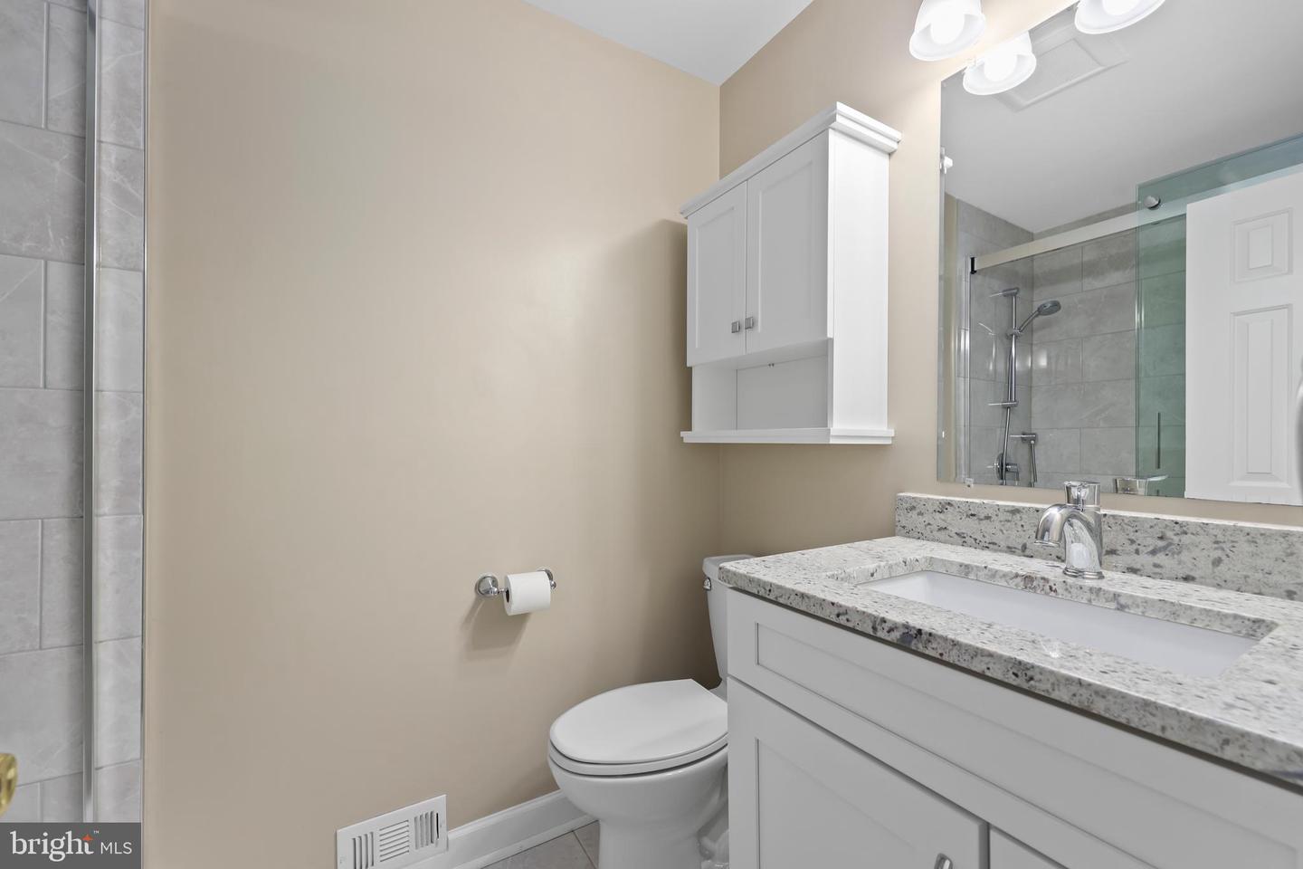 10219 BLAKE LN, OAKTON, Virginia 22124, 3 Bedrooms Bedrooms, ,4 BathroomsBathrooms,Residential,For sale,10219 BLAKE LN,VAFX2240734 MLS # VAFX2240734